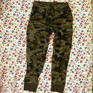 MEN’s ADAM LEVINE Camo Jogger in size SMALL
